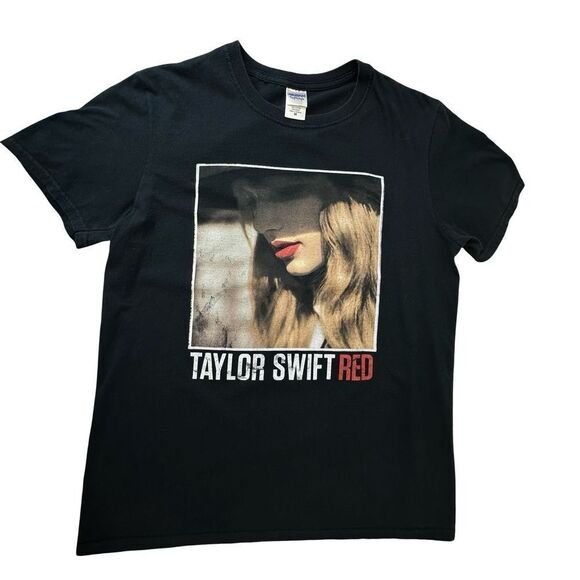 TAYLOR SWIFT Red 2013 Black Tour T Shirt Size Medium - Picture 1 of 11